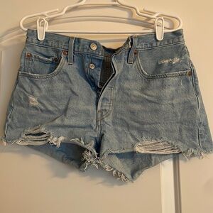 Women’s High Waisted Levi Distressed Denim Shorts Waist Size 30